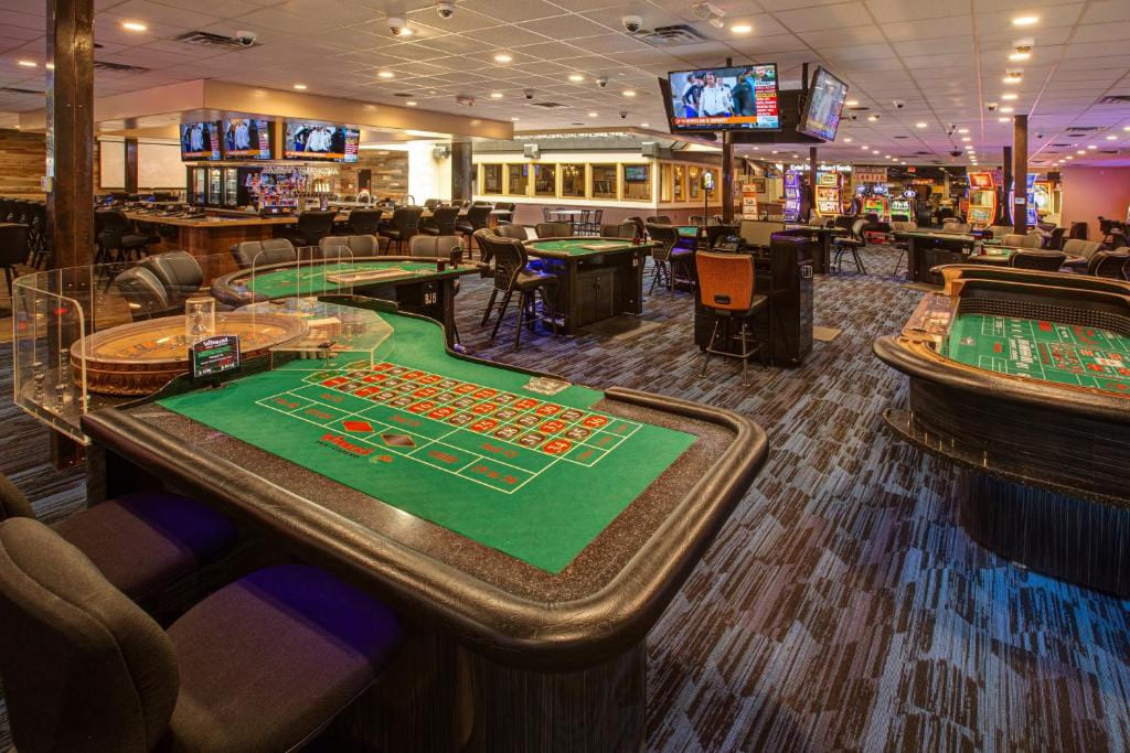 Restaurant casino room with table games